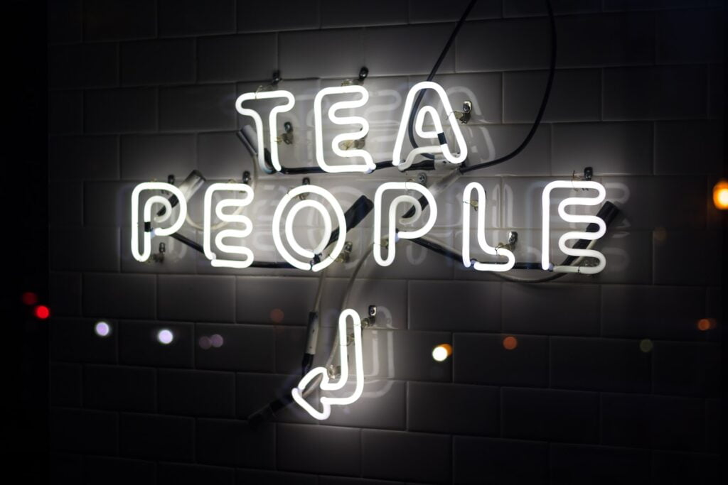Sign that says tea people